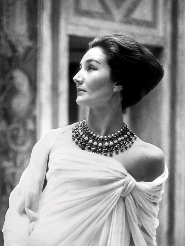 01.Jacqueline-de-Ribes-by-Roloff-Beny,-1959