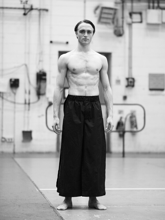 GH_2389_AnOther_WMG_1126_F