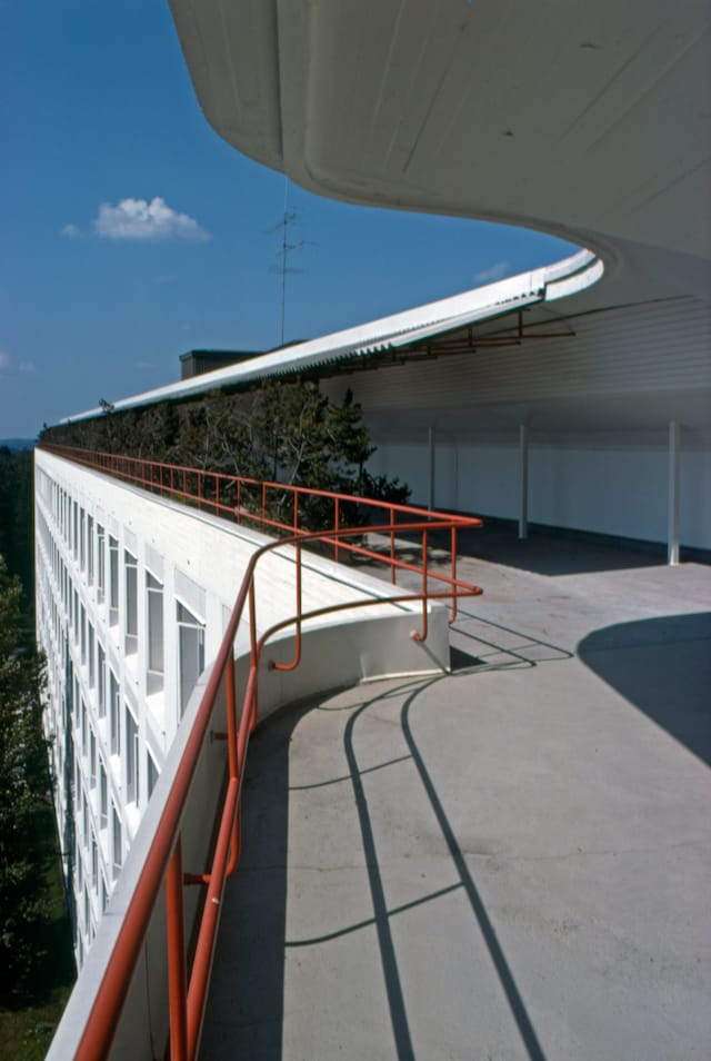 Paimio_Sanatorium_terrace