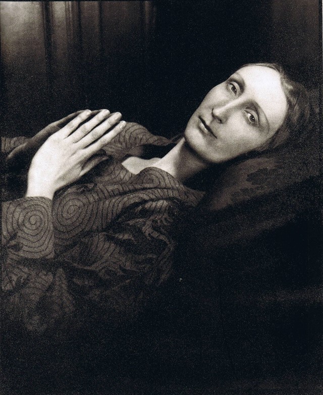 Cecil-Beaton-Portrait-of-Edith-Sitwell1930s