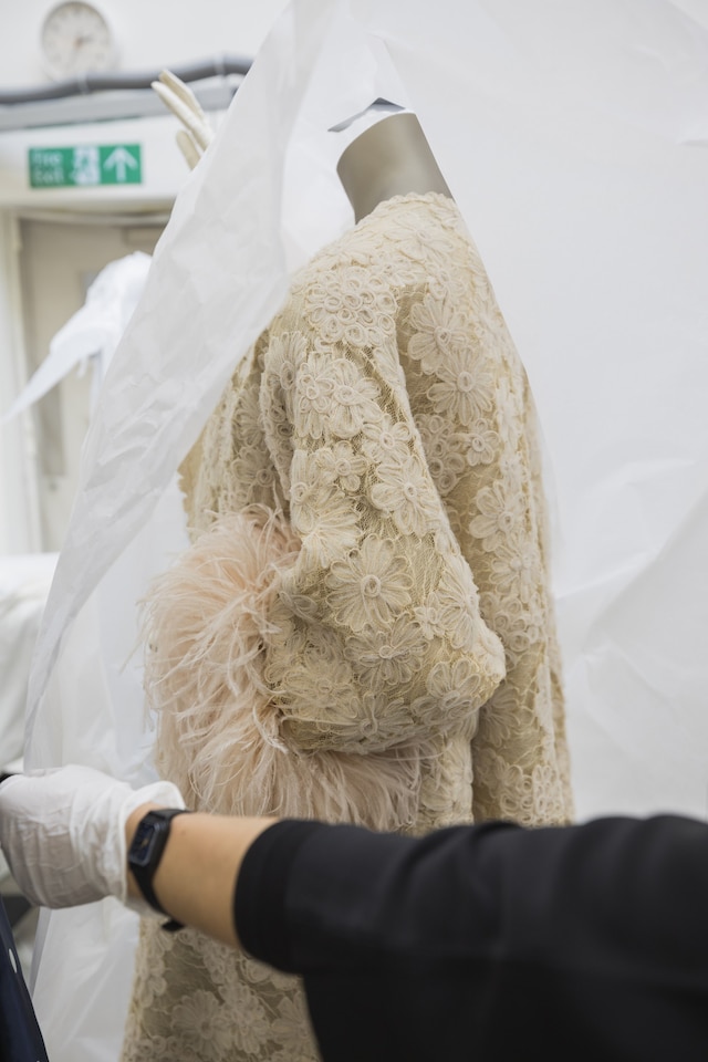 (22) Behind the Scenes for Balenciaga Shaping Fash