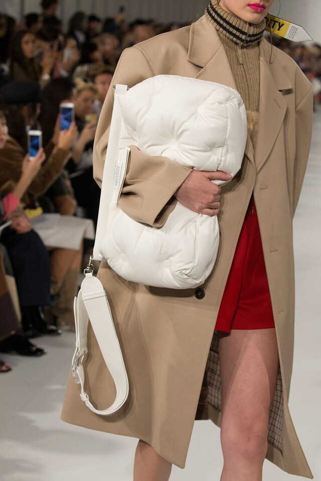 MAISON_MARGIELA_RTW_SS18_DETAILS_206_GAS0269