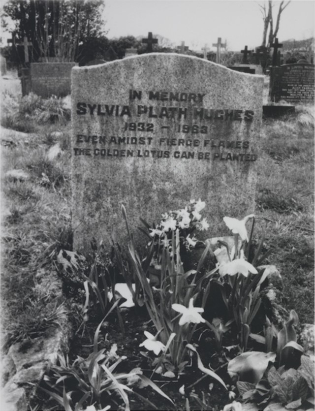 PSMIT-2012.Sylvia-Plath_s-grave_-summer_-Heptonsta