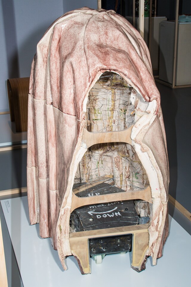 08_AlexanderCoggin_AnOther_LoeweCraftPrize