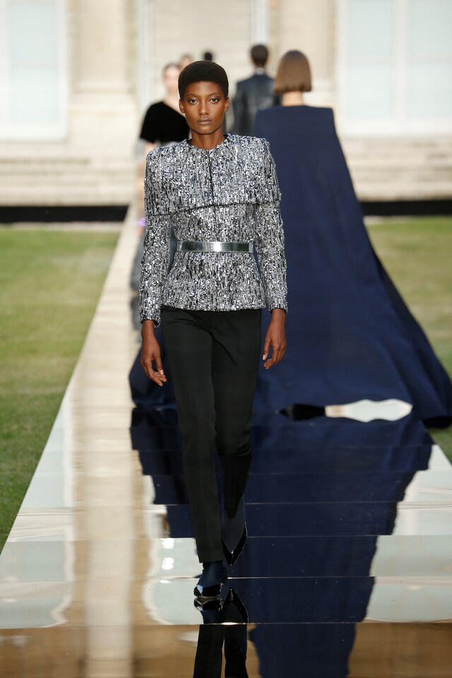 LOOK 16