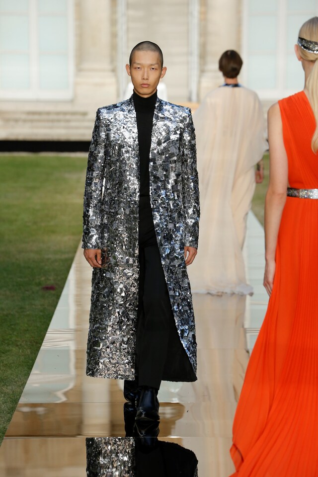 LOOK 40