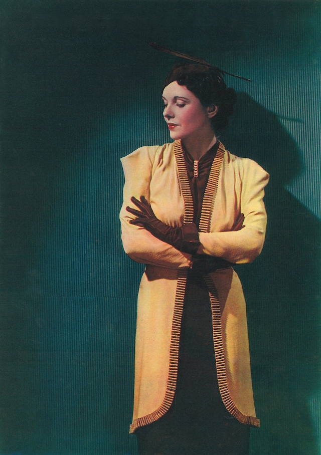 Model-wears-pure-silk-crepe-tunic-by-Saks-Fifth-Av