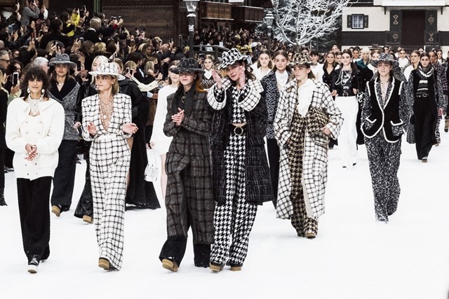 Chanel Creates a Winter Wonderland for Karl Lagerfeld’s Final Show ...