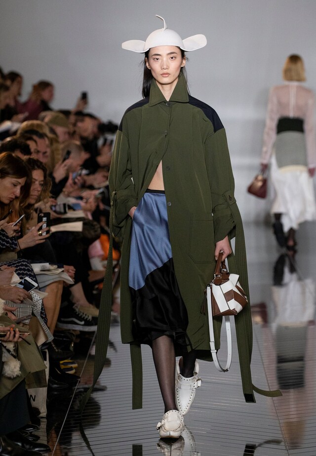 LOEWE AW19 Womenswear Look 14
