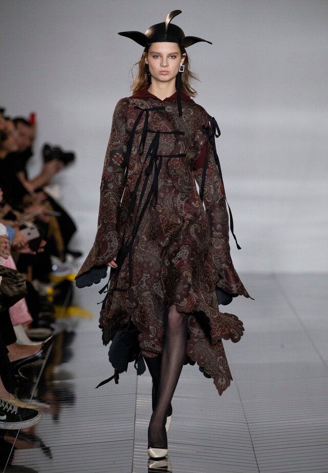 LOEWE AW19 Womenswear Look 21