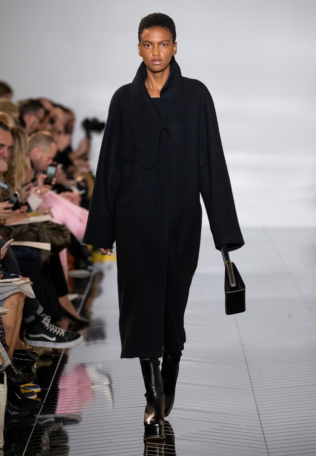 LOEWE AW19 Womenswear Look 25