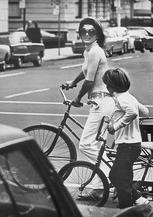 19690924_Jackie_JFK Jr_Bikes_STANDARD