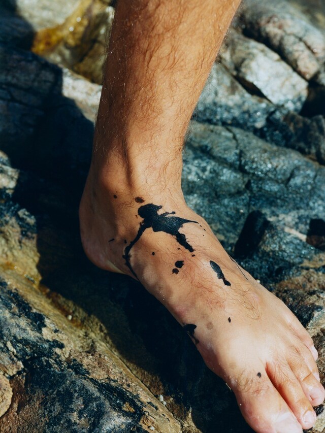 005“Black-ink-on-foot,-Fashion-Eye-Saint-Tropez-&#169;-