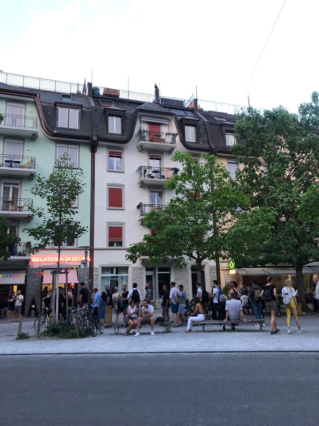 Z&#252;rich City Guide Ana Kinsella
