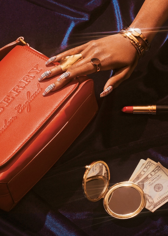 NBV_003_RAQUEL_1_IV_BURBERRY