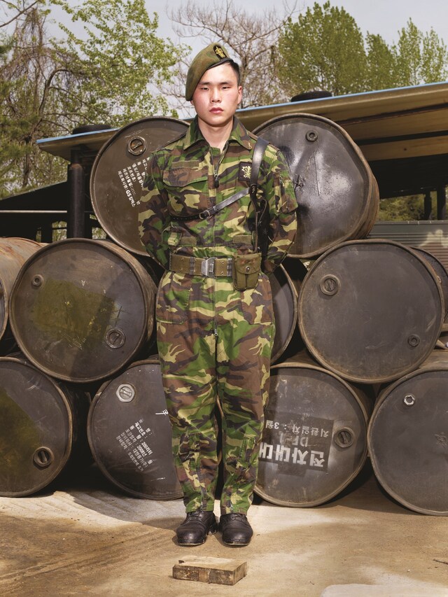 Heinkuhn Oh North South Korea border DMZ soldiers men