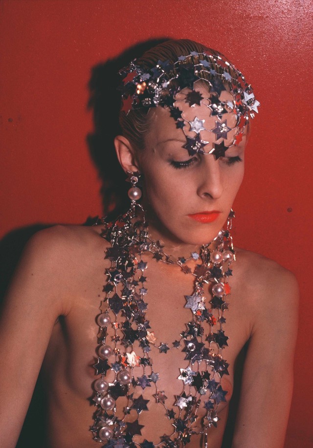 53_Greer modeling jewelry, NYC 1985