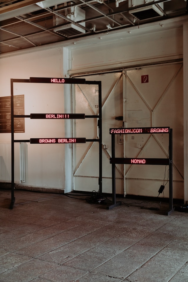 samuelsmelty_brownsfashion_berlinpopup_setup-9423