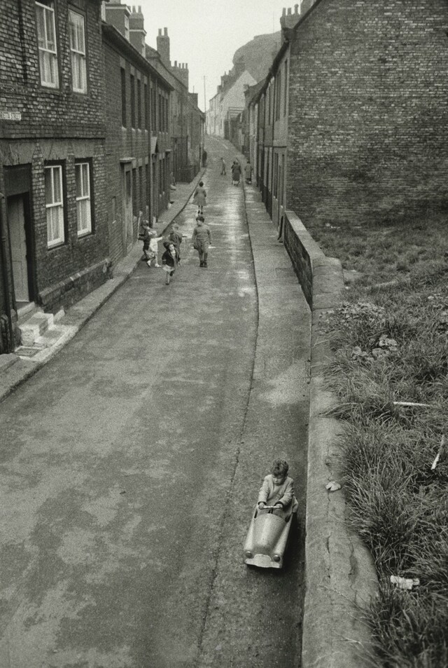 Bruce Davidson Street Photography Britain 1960s