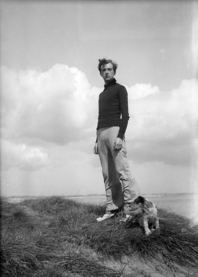 004_Cecil Beaton at Sandwich, 1920s