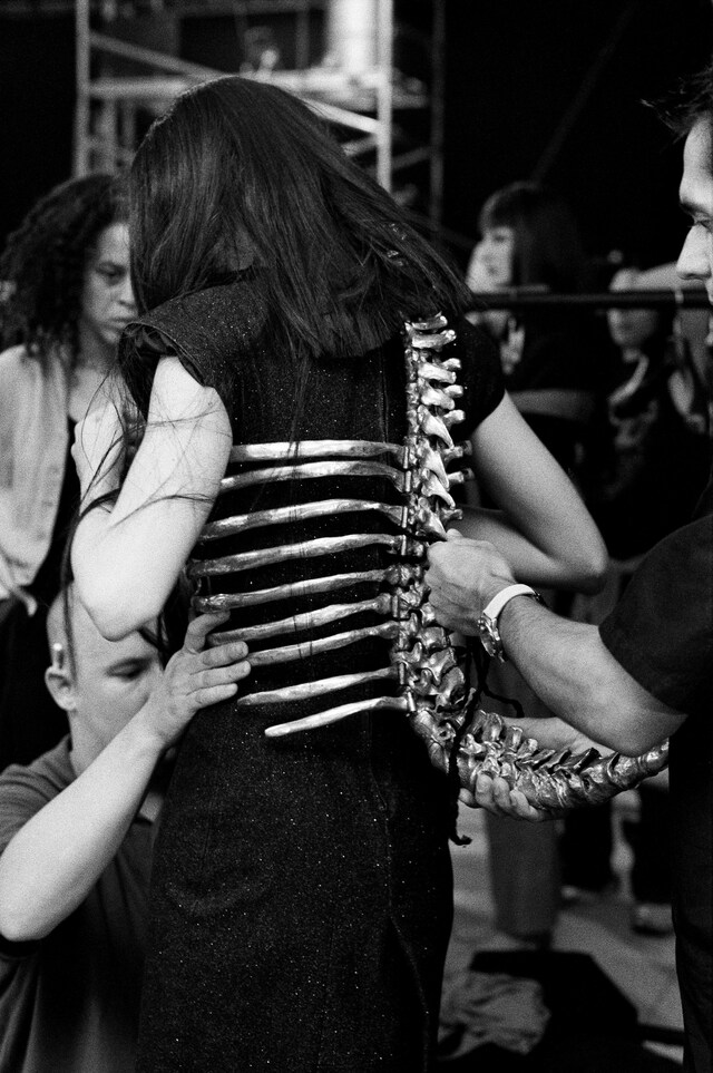 Shaun Leane &#39;SPINE CORSET&#39;, shot by Ann Ray