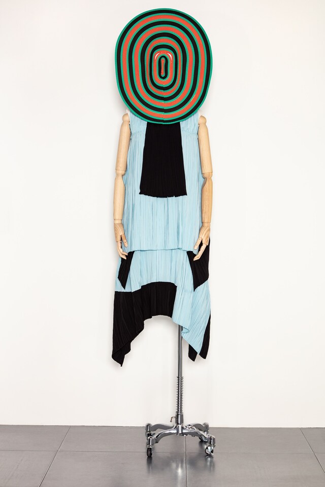 JW Anderson Women_s RE21 Look 11