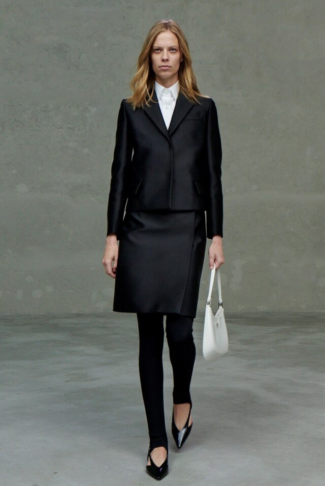 Prada_SS21_Show_Lookbook_9_16x10_300dpi_RGB