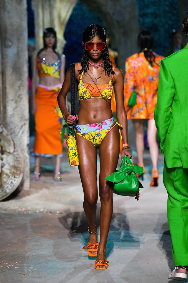 Versace_SS21_Look047