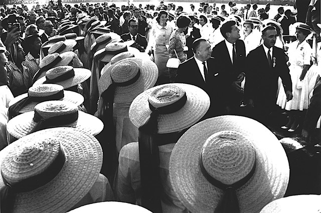 © Grey Villet: Sen. John F Kennedy and his sisters walking w