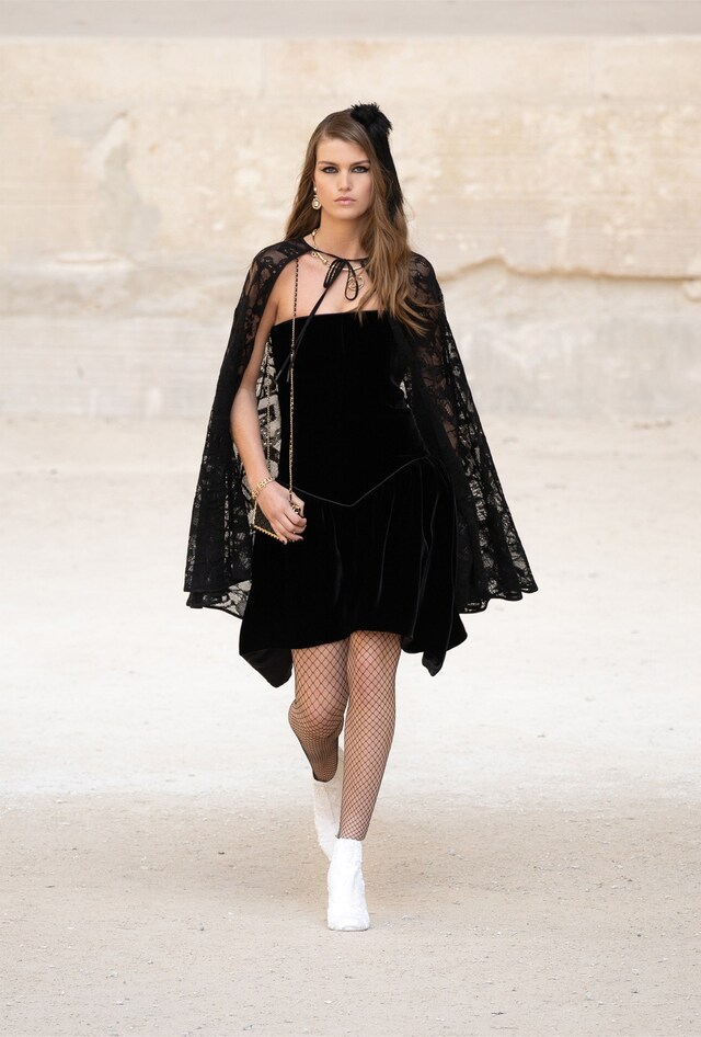 Chanel Cruise Resort 2022 Virginie Viard show collection