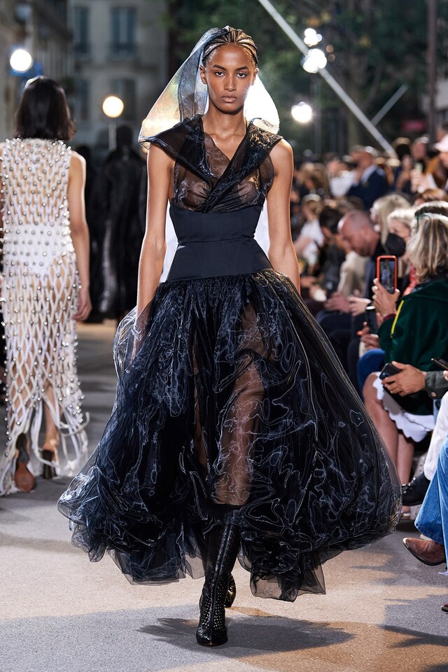 Ala&#239;a Winter/Spring 2022 Pieter Mulier