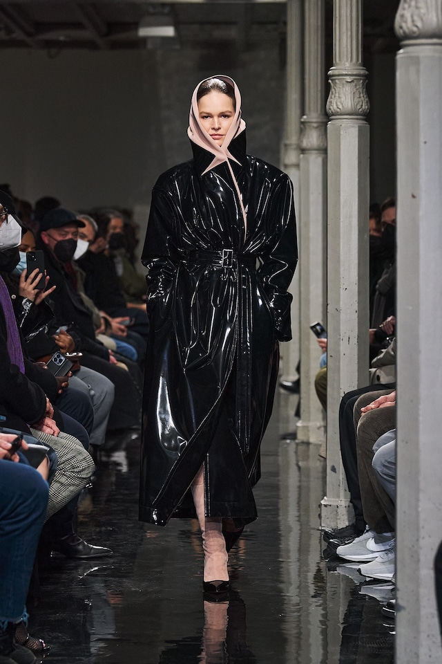 Ala&#239;a Summer-Fall show collection Pieter Mulier