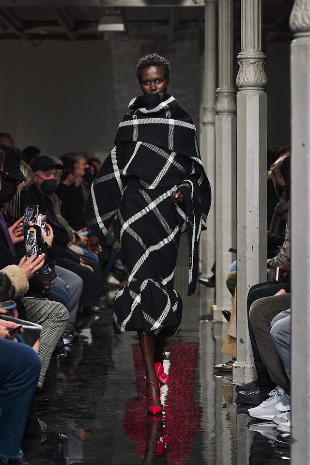 Ala&#239;a Summer-Fall show collection Pieter Mulier