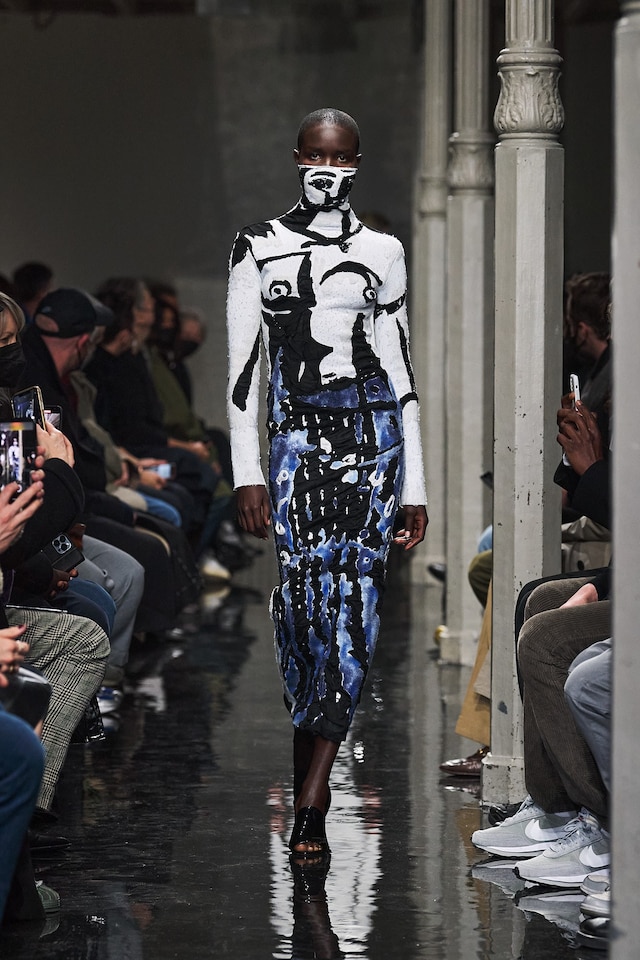 Ala&#239;a Summer-Fall show collection Pieter Mulier