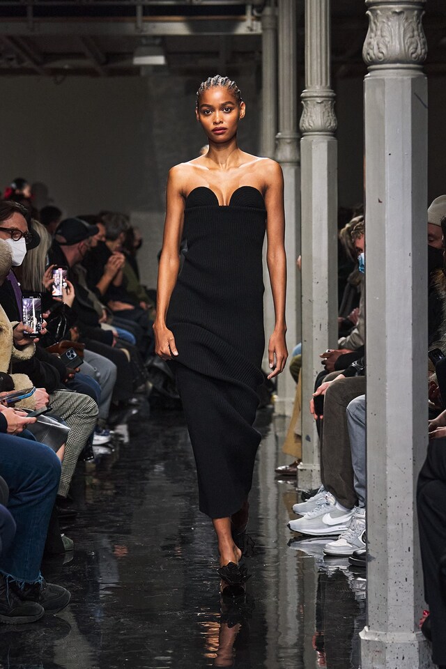 Ala&#239;a Summer-Fall show collection Pieter Mulier