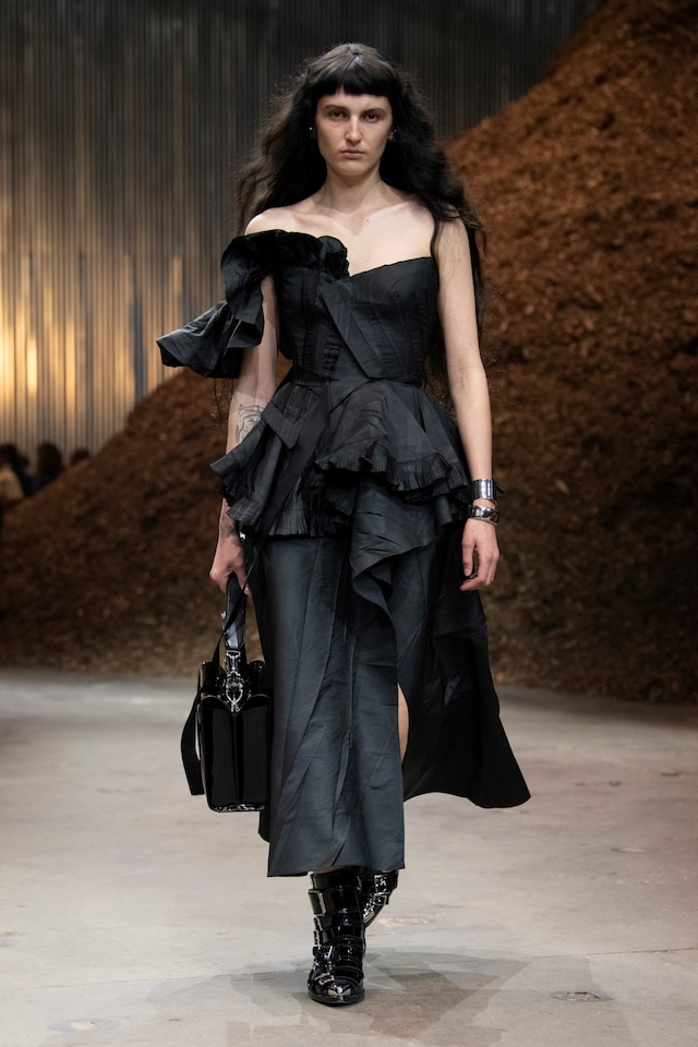 Alexander McQueen Autumn/Winter 2022