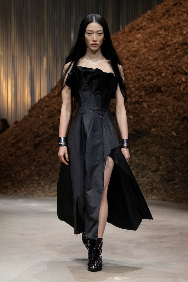 Alexander McQueen Autumn/Winter 2022