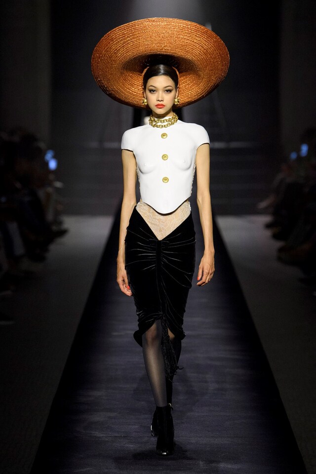 Schiaparelli Autumn/Winter 2022 Haute Couture