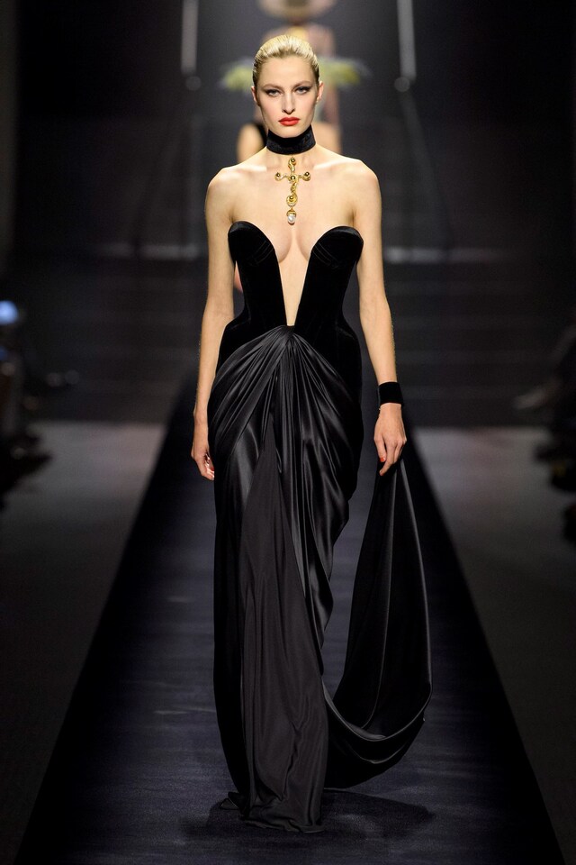 Schiaparelli Autumn/Winter 2022 Haute Couture