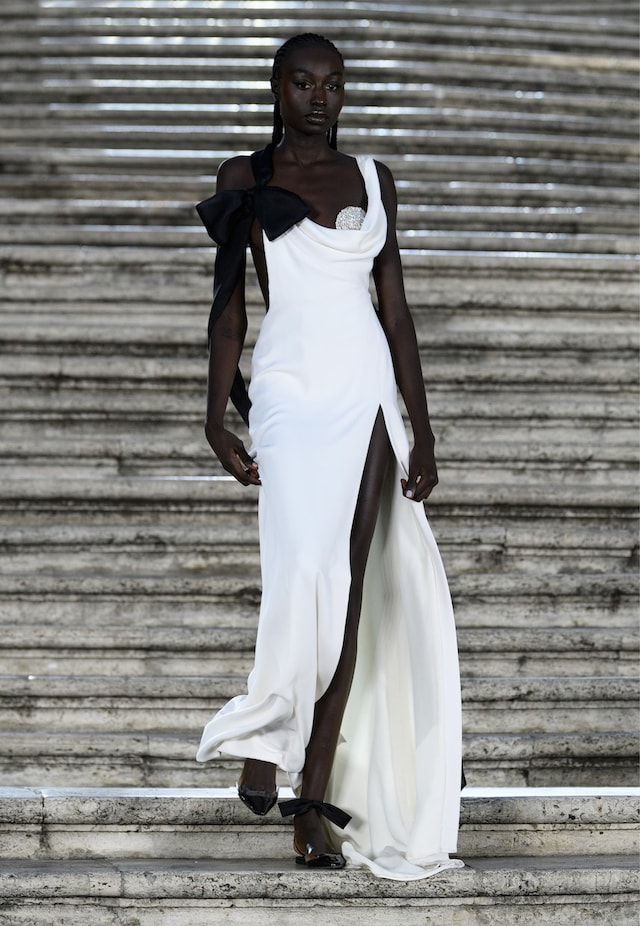 Valentino Autumn/Winter 2022 Haute Couture