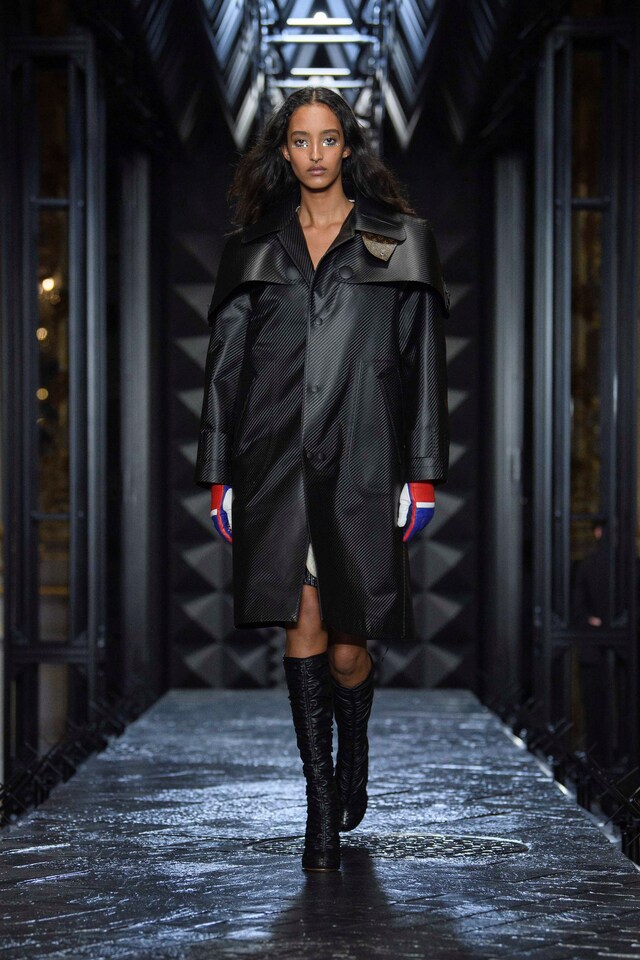 LOUIS_VUITTON_FW2324_LOOK_33