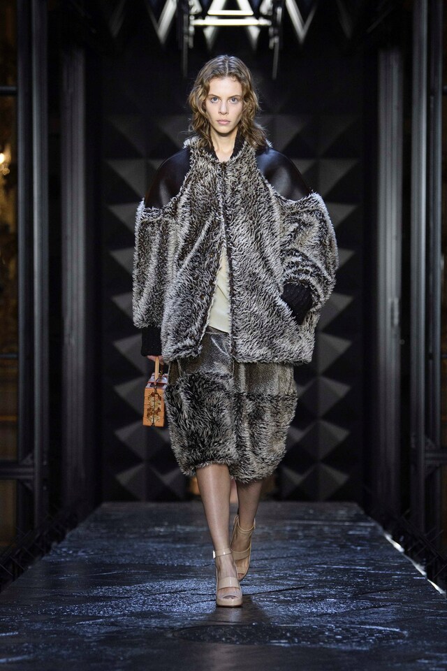 LOUIS_VUITTON_FW2324_LOOK_37