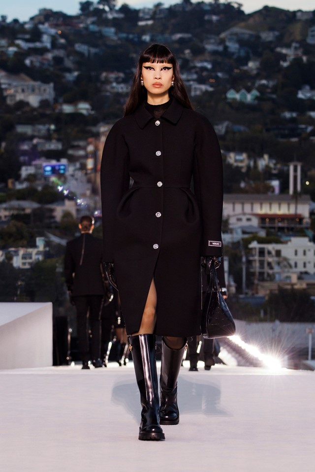 Versace Autumn Winter 2023 AnOther   432630 