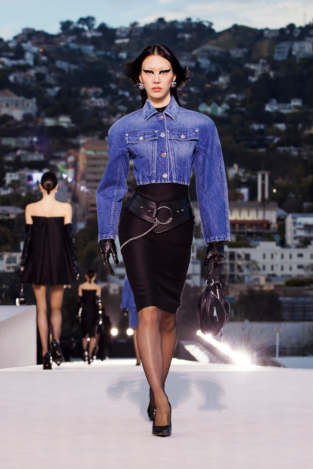 Versace Autumn Winter 2023 AnOther   432635 