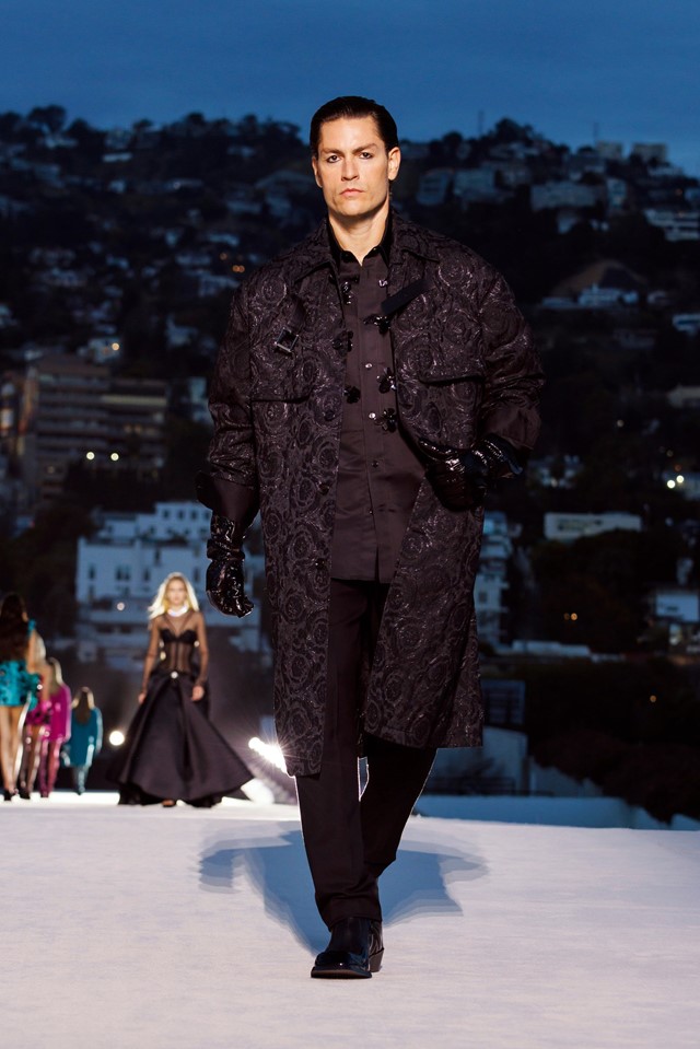 Versace Autumn Winter 2023 AnOther   432696 