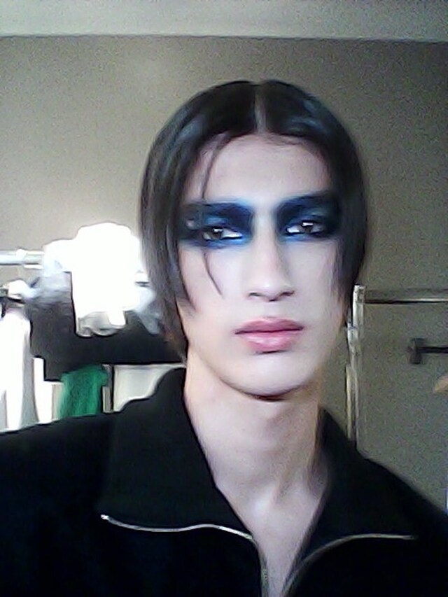 Fashion Week Through a Flip Phone