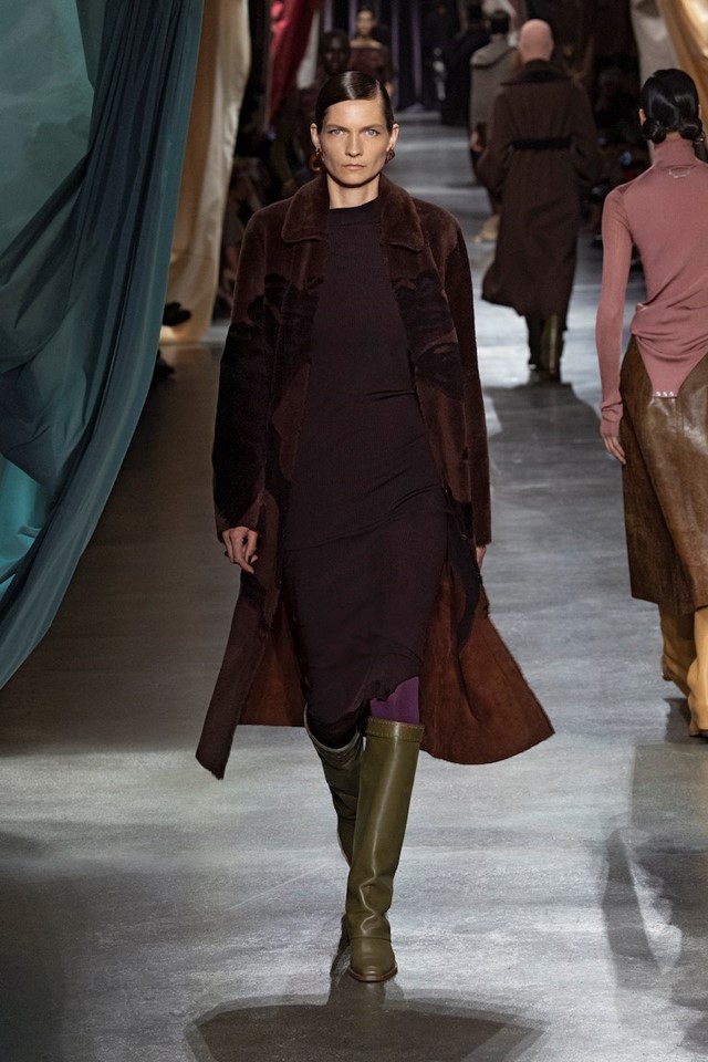 Fendi Autumn Winter 2024 Womenswear AnOther   444393 