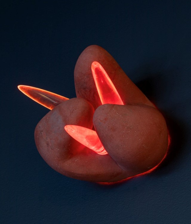 Isamu Noguchi, Red Lunar Fist, 1944. Magnesite, plastic, res