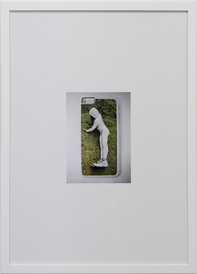 Obsidian Upset at Des Bains Elsa Rouy Lucia Farrow 