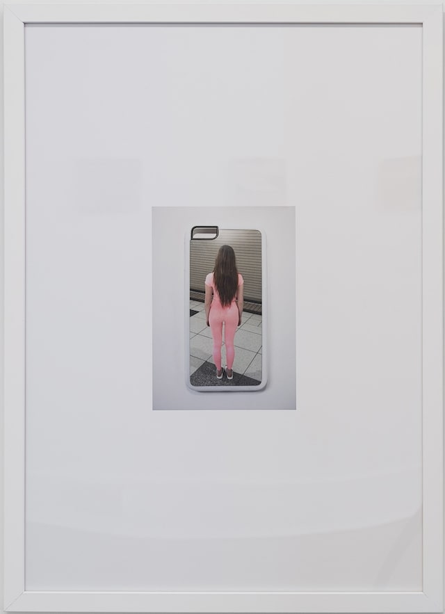Obsidian Upset at Des Bains Elsa Rouy Lucia Farrow 
